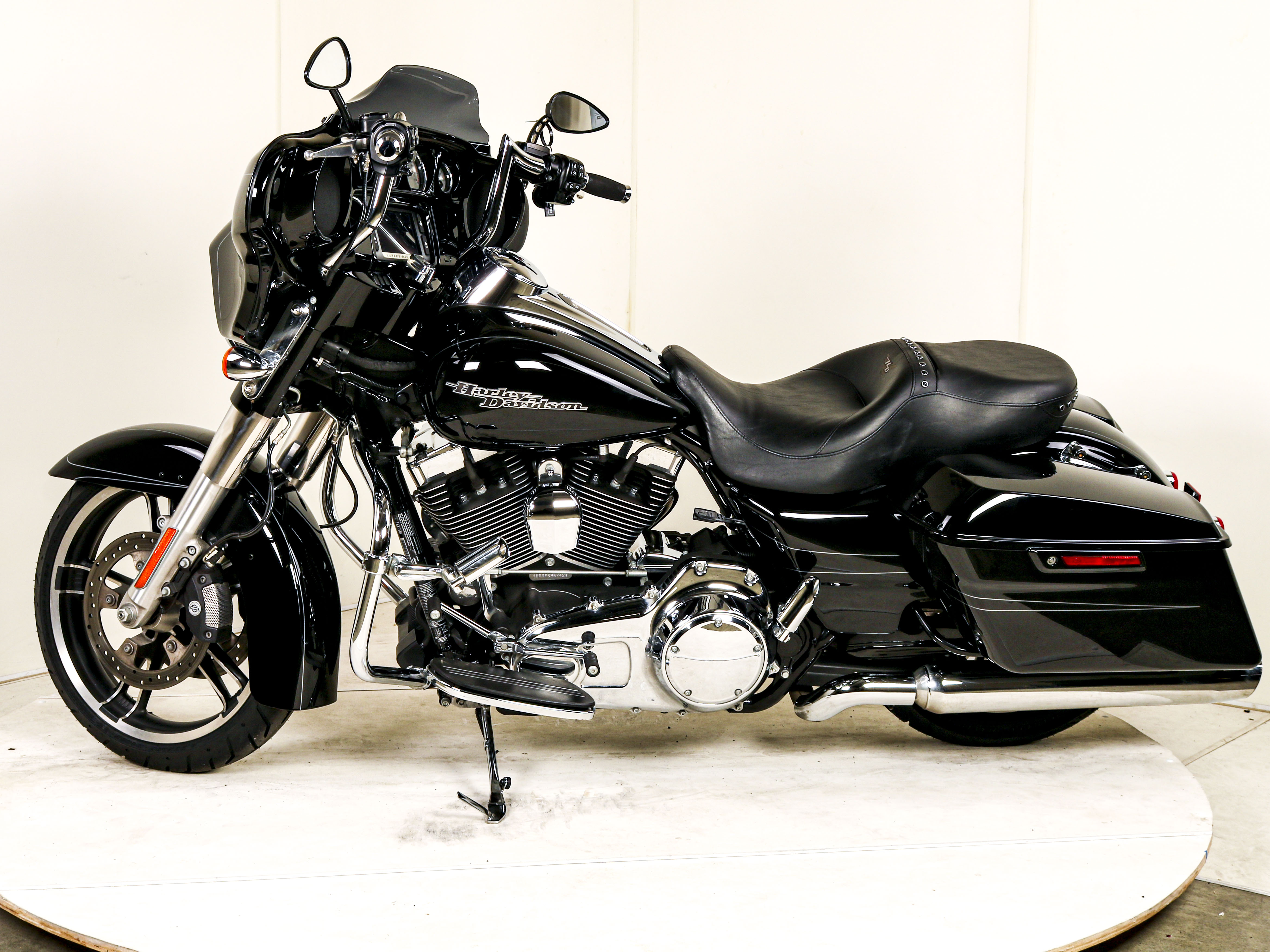 Pre-Owned 2015 Harley-Davidson Touring Street Glide Special FLHXS